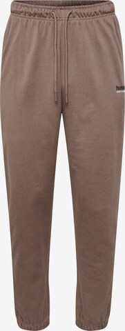 Hummel Tapered Broek 'Nate' in Bruin: voorkant