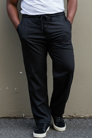 Trendyol Curve Regular Pants in Black: front