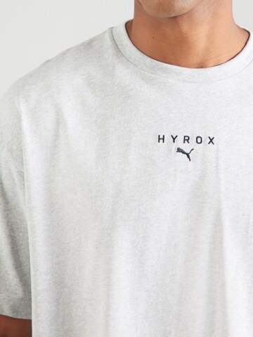 PUMATehnička sportska majica 'Puma x Hyrox' - siva boja