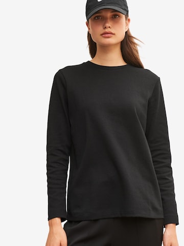Next Shirt in Black