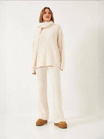 Completo pantalone di Bianco Lucci in bianco