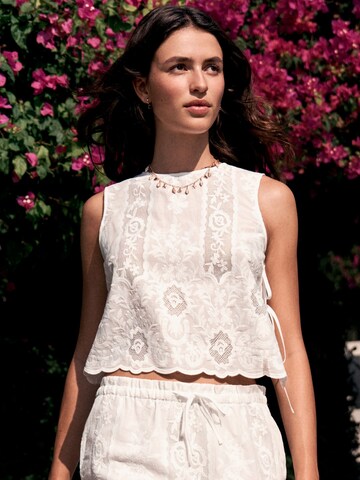 balta Next Plačios klešnės Kelnės