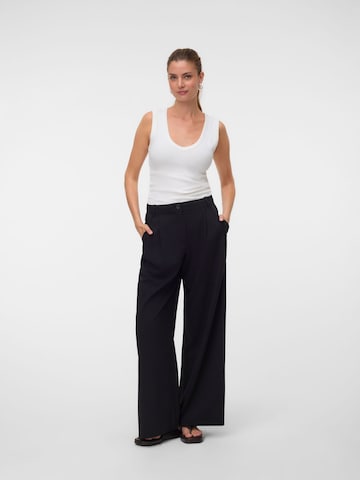 Wide Leg Pantalon à pince 'VMStella' VERO MODA en noir