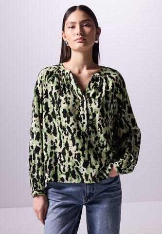 Street One Studio Loose Fit Raglan-Bluse in Grün: Vorderseite