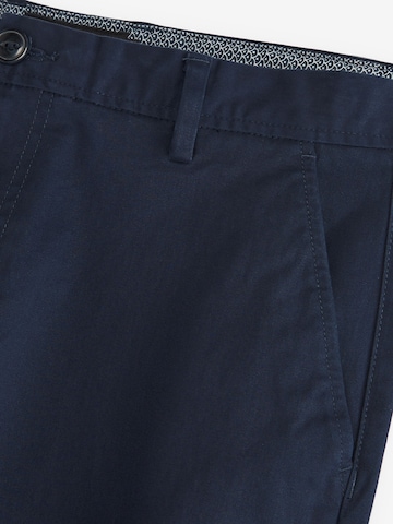 regular Pantaloni chino di Next in blu