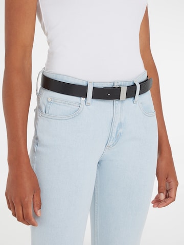 Ceinture Calvin Klein Jeans en noir : devant