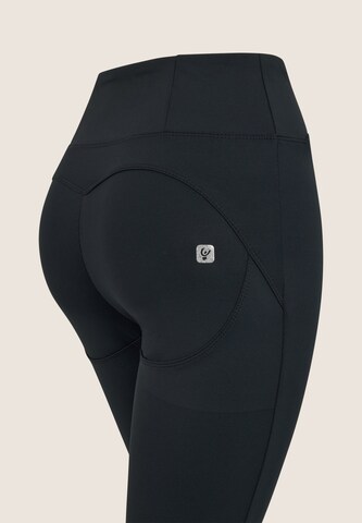 Freddy Skinny Leggings in Black