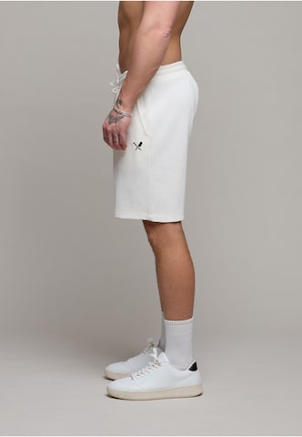 Distorted People - regular Pantalón en blanco