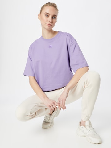 purpurinė ADIDAS ORIGINALS Marškinėliai 'Adicolor Essentials'