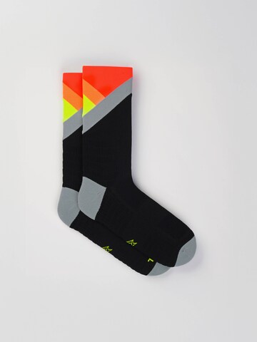 INCYLENCE Sportsocken 'TRAIL SUMMITS' in Schwarz