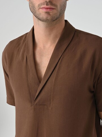 T-Shirt Antioch en marron