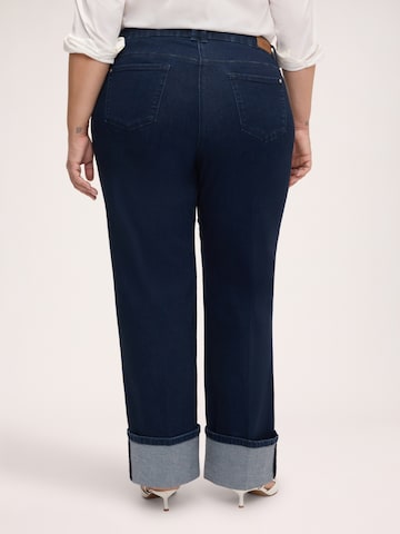 Regular Jean Fiorella Rubino en bleu