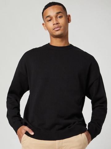 Kosta Williams x About You Sweatshirt i svart: framsida