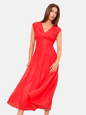 Robe Lipsy en rouge : devant