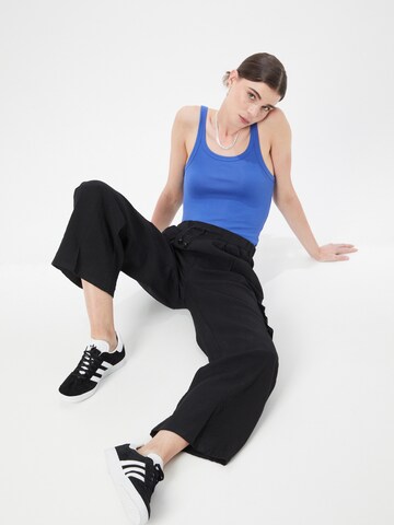 SISTERS POINT Wide leg Cargo Pants 'ELLA' in Black