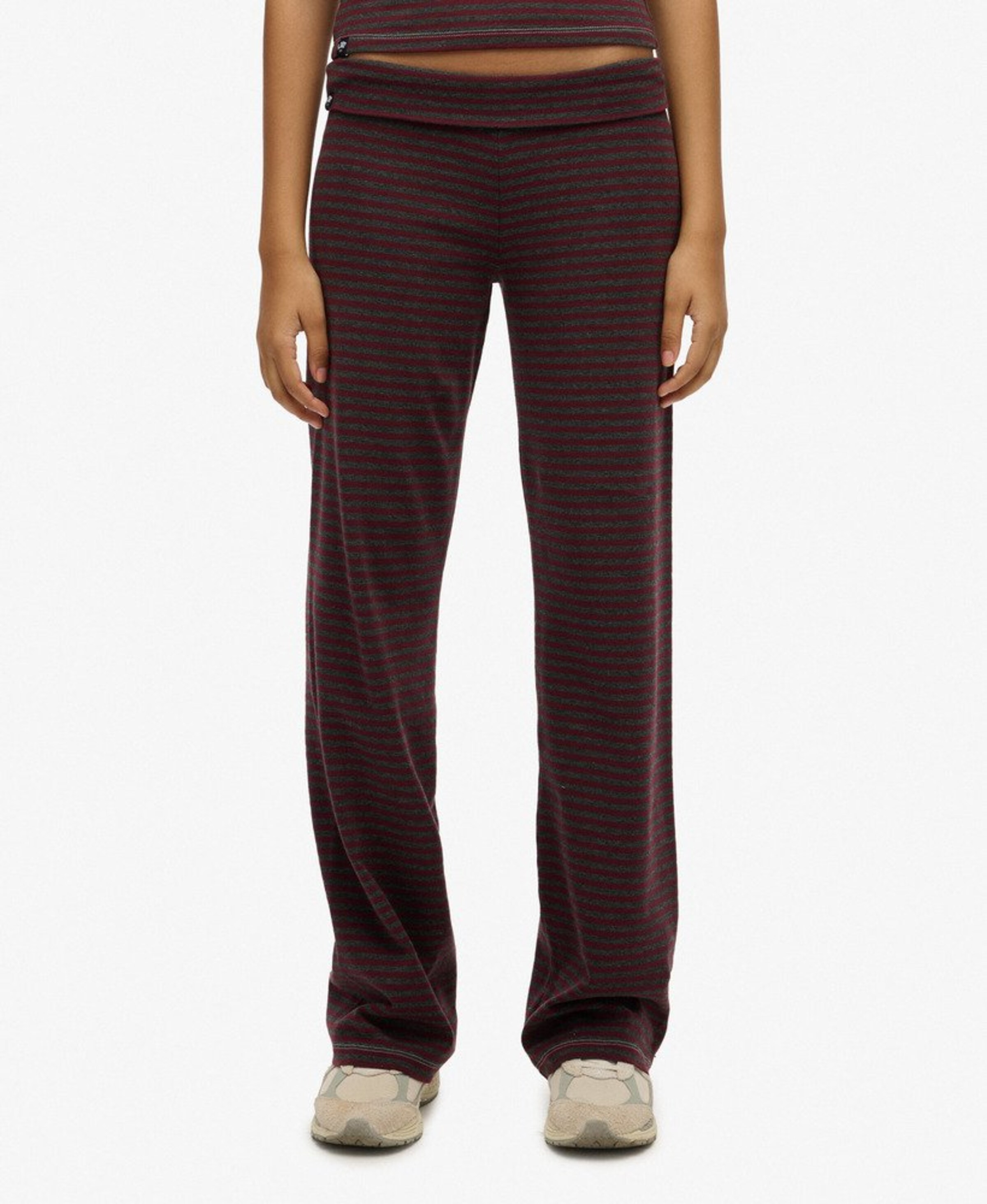 Superdry & Co Loosefit Broek 'Athletic Essentials' in Rood: voorkant