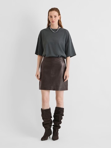 Jupe ROUGE EDIT en marron : devant