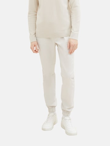 TOM TAILOR DENIM Tapered Pants in White: front