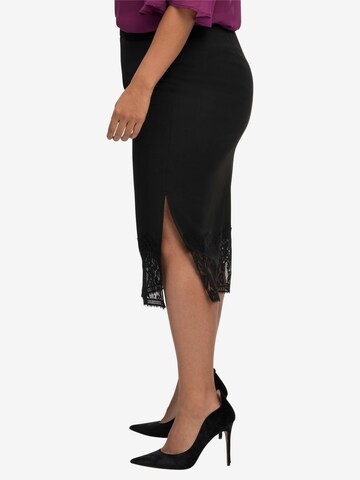 SHEEGO Skirt in Black