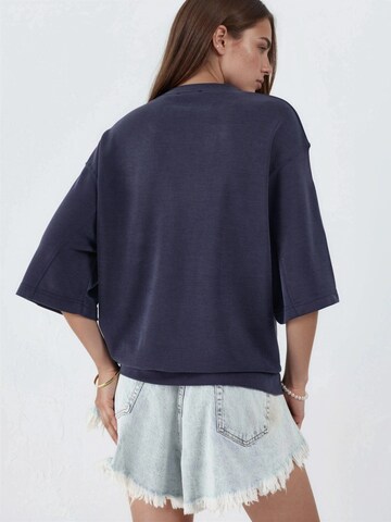 Busem Oversized tričko – modrá