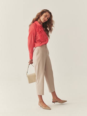 regular Pantaloni con piega frontale 'Sek' di TATUUM in beige