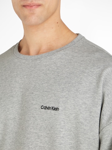 Calvin Klein Dressipluus, värv hall