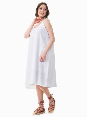 Organication Kleid in Weiß