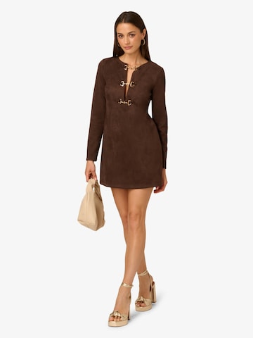Adrianna Papell Kokerjurk 'Suede Shift Dress' in Bruin