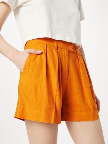 Sisley Wide leg Pleat-Front Pants in Orange