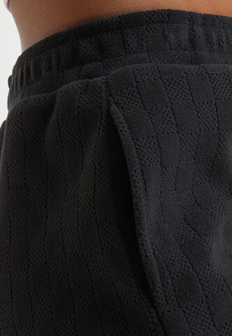 Urban Classics Tapered Hose in Schwarz