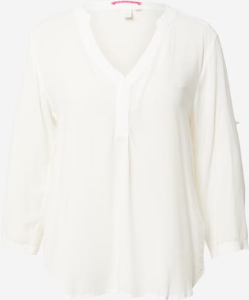 QS Blouse in White: front