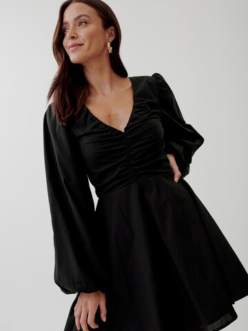 Tussah Dress 'ARIYAH' in Black