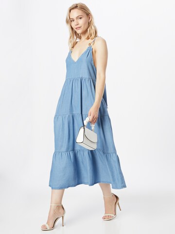 PATRIZIA PEPE فستان صيفي بلون أزرق