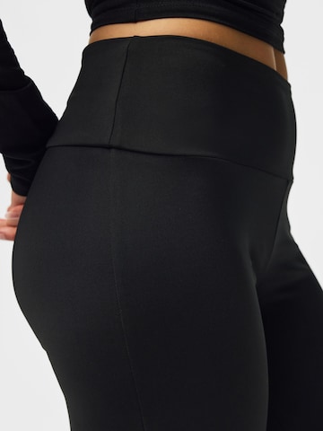 Skinny Pantaloni 'OFIA ' di PIECES in nero