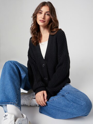 millane Knit Cardigan 'Mieke' in Black: front