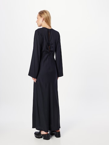 minimum Sukienka 'LIVS' w kolorze czarny