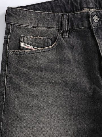 DIESEL Slimfit Jeansy 'SLIM-SHORT' w kolorze szary