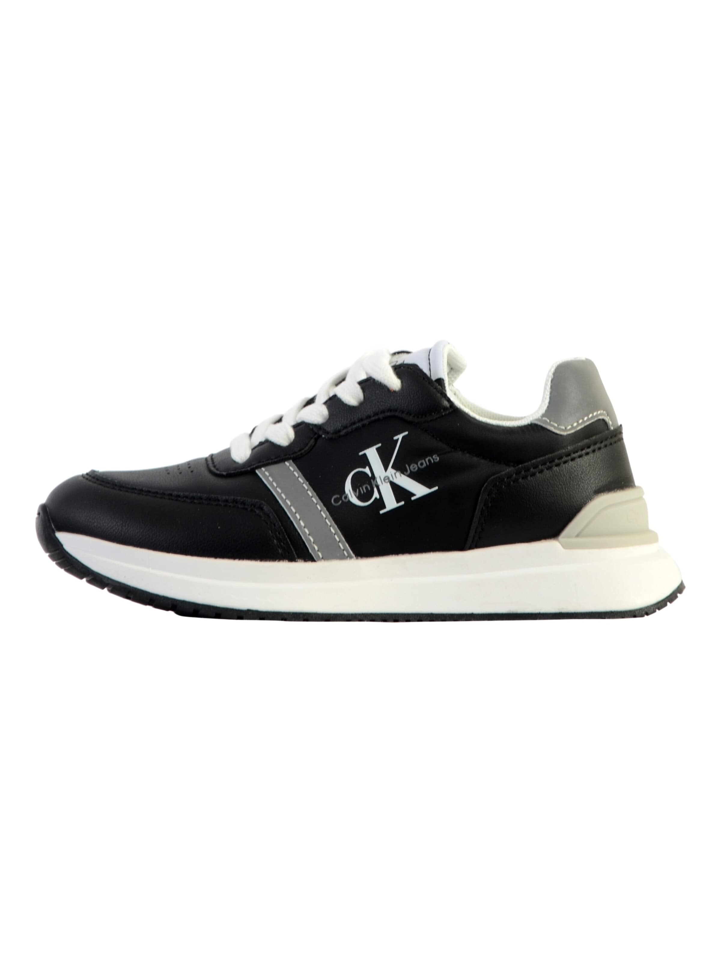 Baskets Calvin Klein en noir : devant