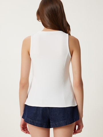 Happiness İstanbul Topp i vit