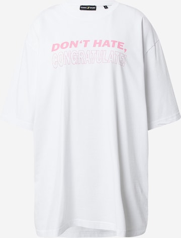 ABOUT YOU x Antonia T-shirt 'Thea' i rosa: framsida