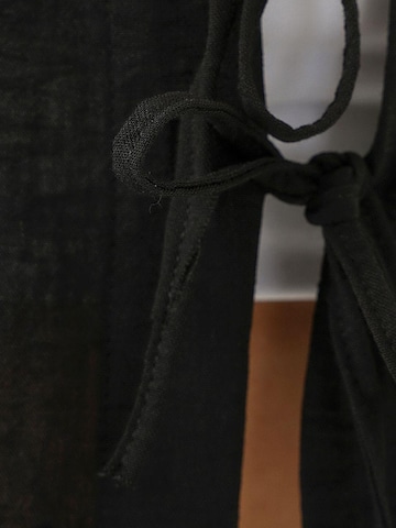 Bigdart Bolero in Black