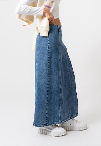 Gonna 'Aspen' di OH APRIL in blu