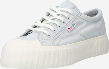 Baskets basses SUPERGA en gris : devant