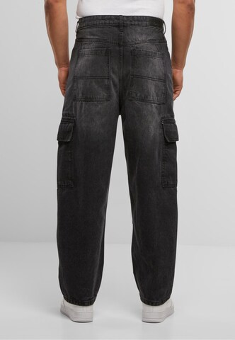 Urban Classics Loosefit Cargojeans i svart