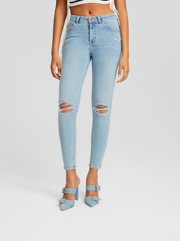 Bershka Skinny Jeans in Blauw: voorkant