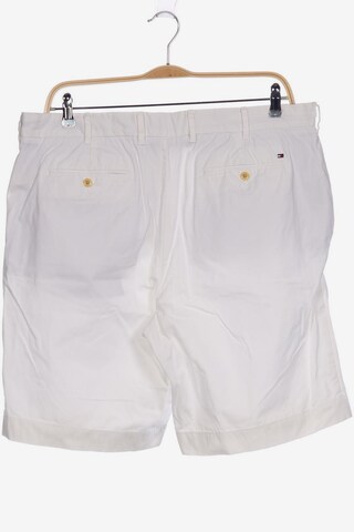 TOMMY HILFIGER Shorts 38 in Weiß