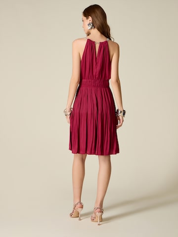 oltre - Vestido en rojo