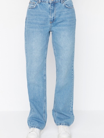 Trendyol Regular Jeans in Blue