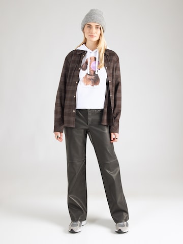 EINSTEIN & NEWTON Dressipluus 'Bubble Dackel', värv valge