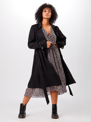 Manteau mi-saison 'Lettie' Forever New Curve en noir